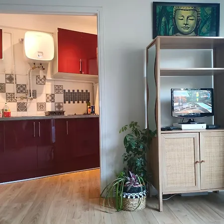 Avec Balcon A 7 Min Du Port Et De Garibaldi Apartman