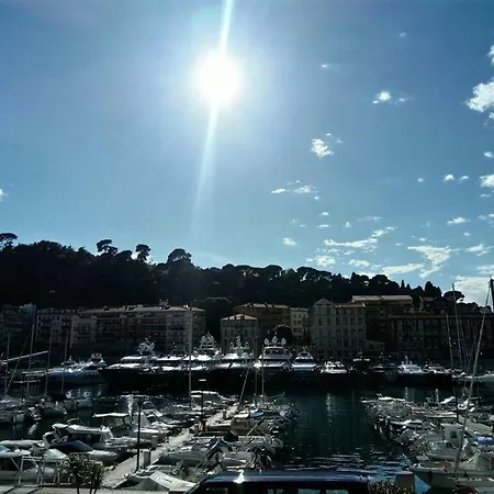 Avec Balcon A 7 Min Du Port Et De Garibaldi Appartement